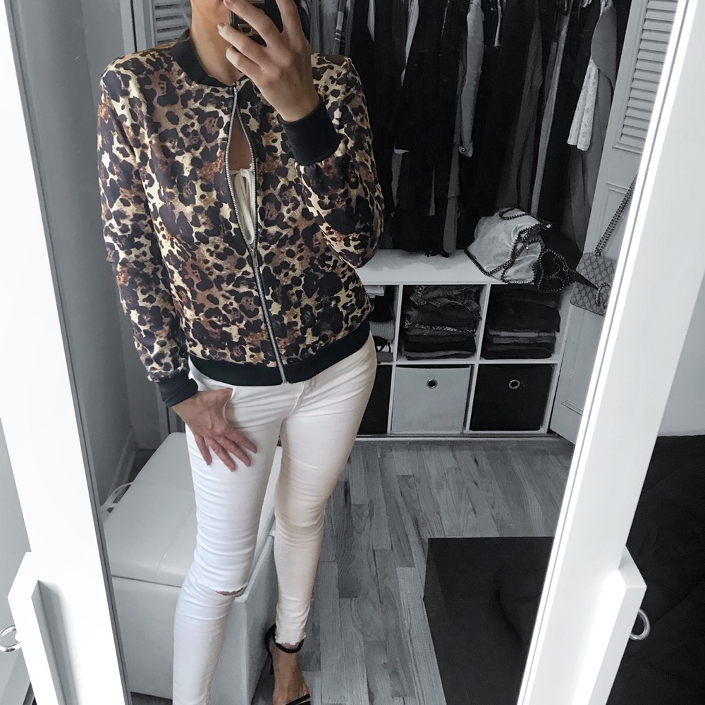LAST 1✨Leopard Print Lightweight Bomber Jacket - Picture 3 of 8